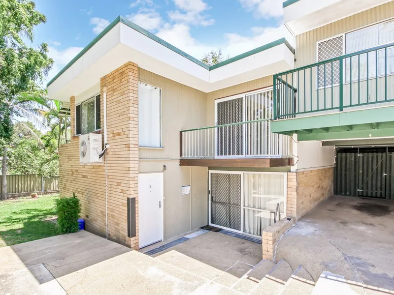 Modern bright quiet unit at back of block 