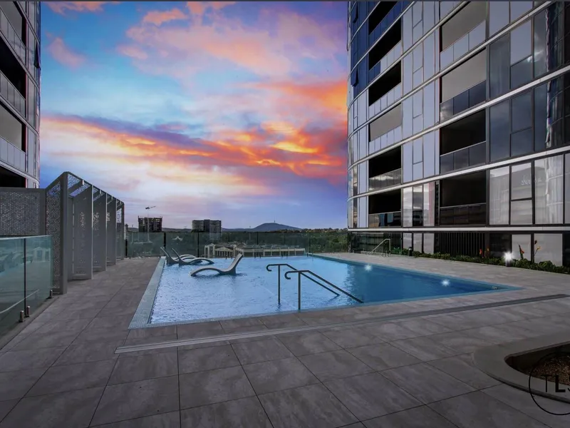 Central Location and Stunning Views with all 5-Star Amenities