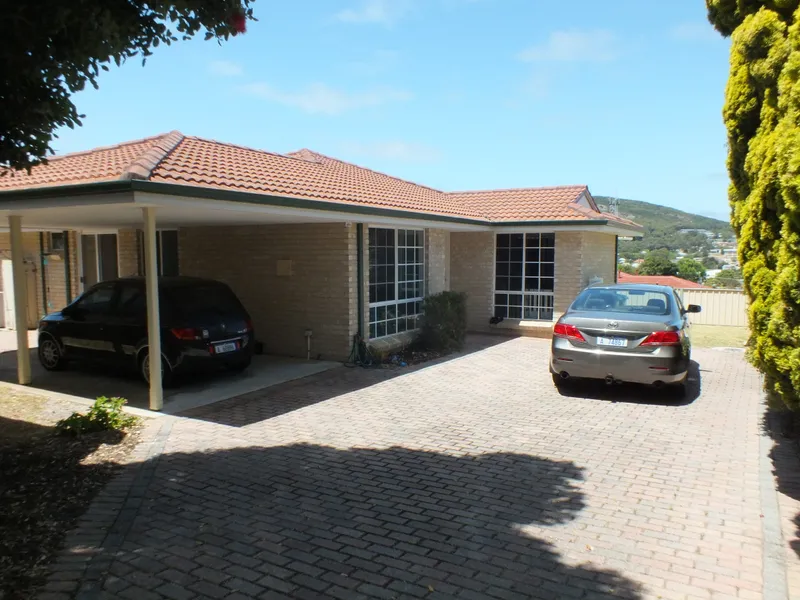 Light & Bright With Views