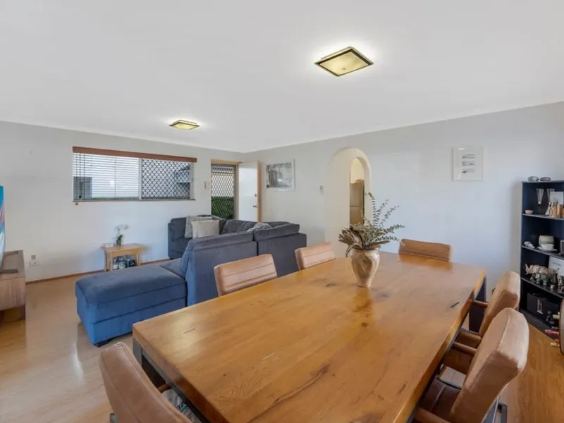 Neat Two-Bedroom Unit in the Heart of Clayfield