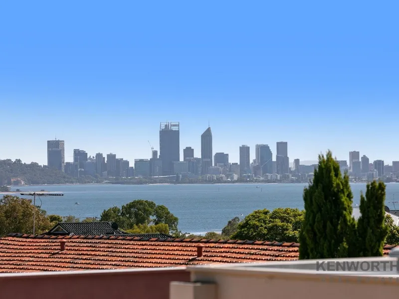 MASSIVE, 90sqm, TWO BEDROOM, top floor unit, with RIVER & CITY views!!!!