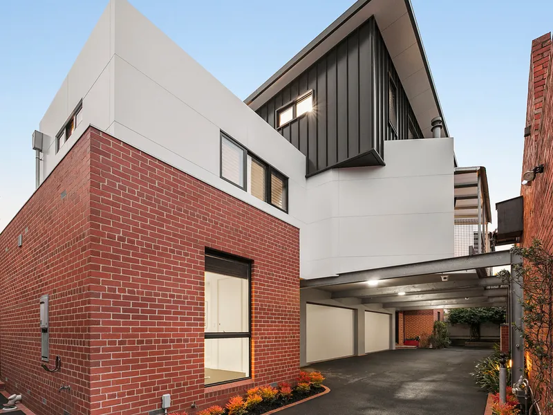 Stylish Inner-Urban Townhouse Living