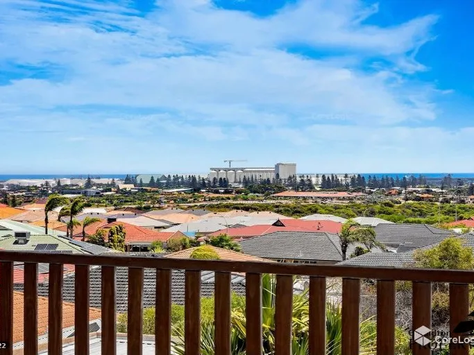 FANTASTIC OCEAN VIEWS, CURRENTLY RENTED AT $840 PER WEEK!!! PERFECT INVESTMENT!