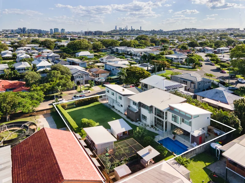 Inner City Acreage 1214sqm with Multiple Options