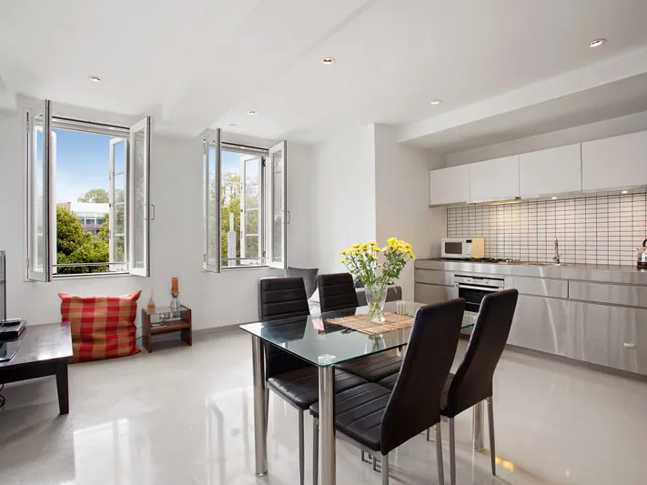 Stylish Living, Perfect Location, Amazing Facilities next to Alfred Hospital