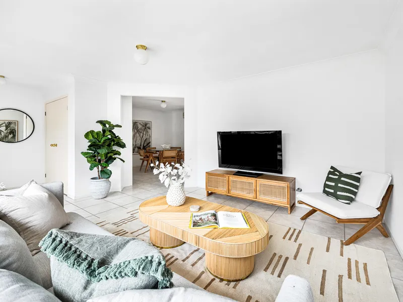 Easy Single-Level Living in Park Side Cul-De-Sac