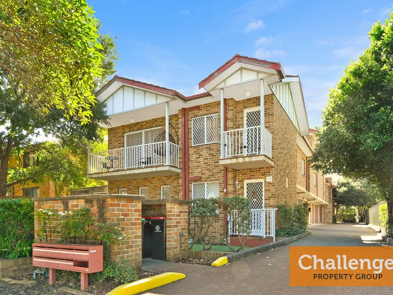 MODERN UNIT WITH HUGE TERRACE...