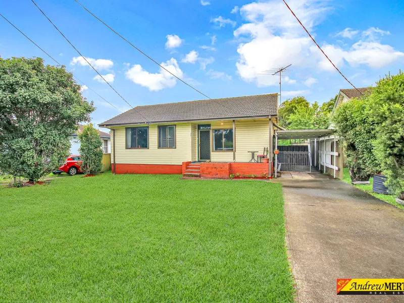 Only a short walk to The Station - Prime Location & gas cooking 