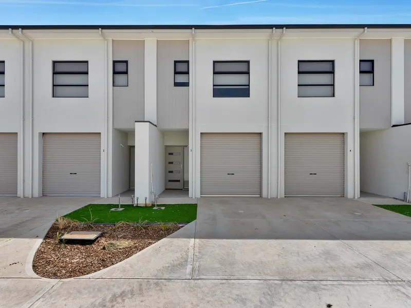 Brand new modern townhouse in great location!