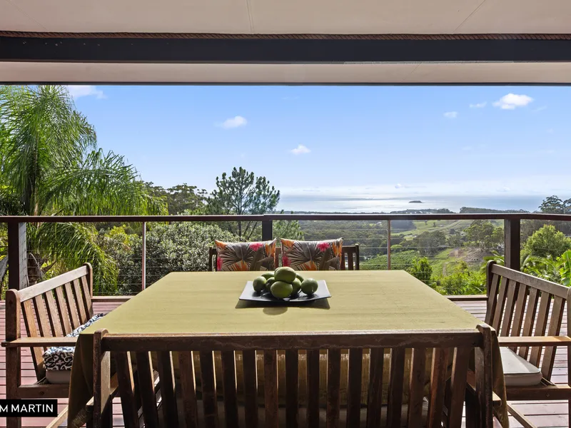 MGM MARTIN - Seaside Oasis with Mesmerizing Ocean Views