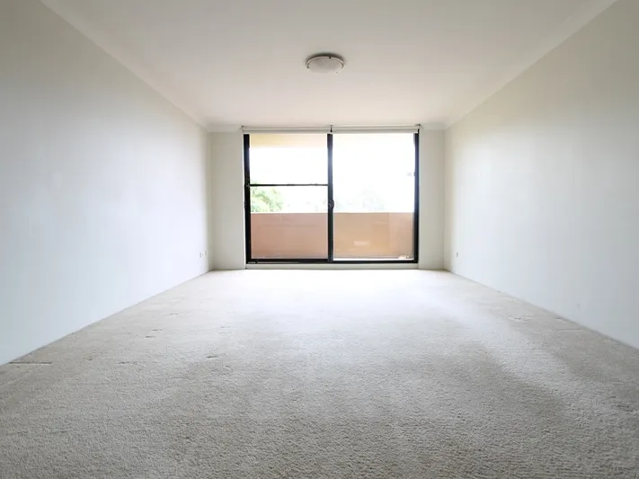 Spacious Two Bedroom Apartment 