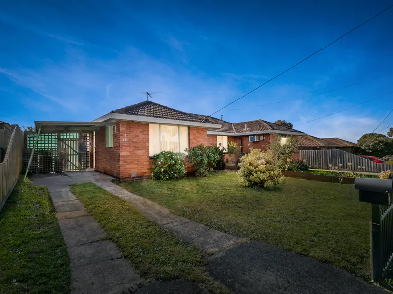 Home with huge potential sitting on 305m2 (approx) to call your own.