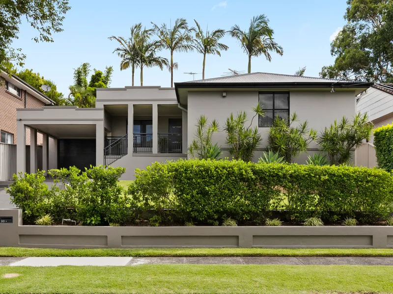 Impeccable family sanctuary in coveted street