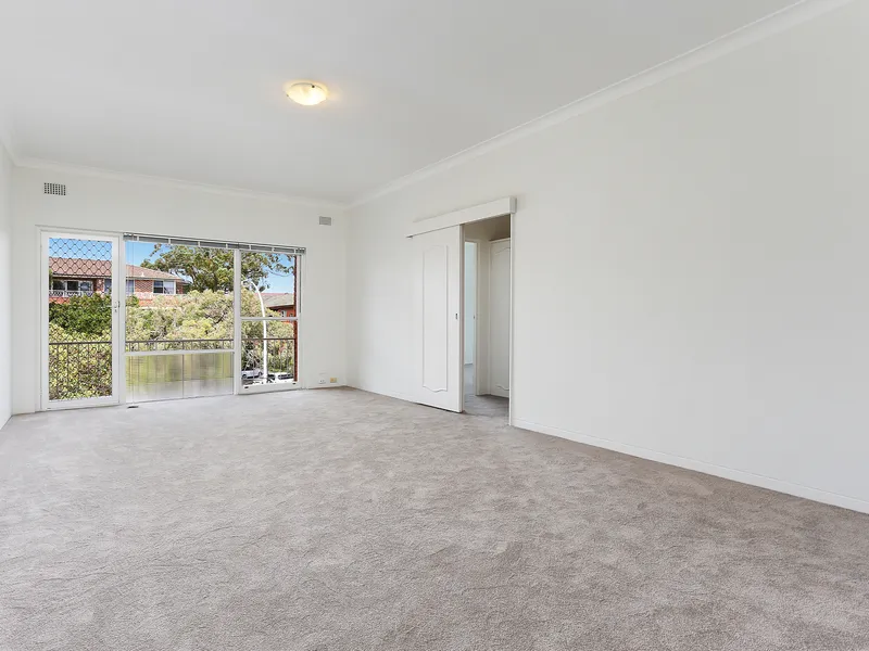 Eye-catching Apartment set moments to the beach