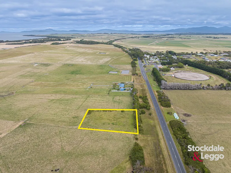 1 ACRE ON THE PROM'S DOORSTEP