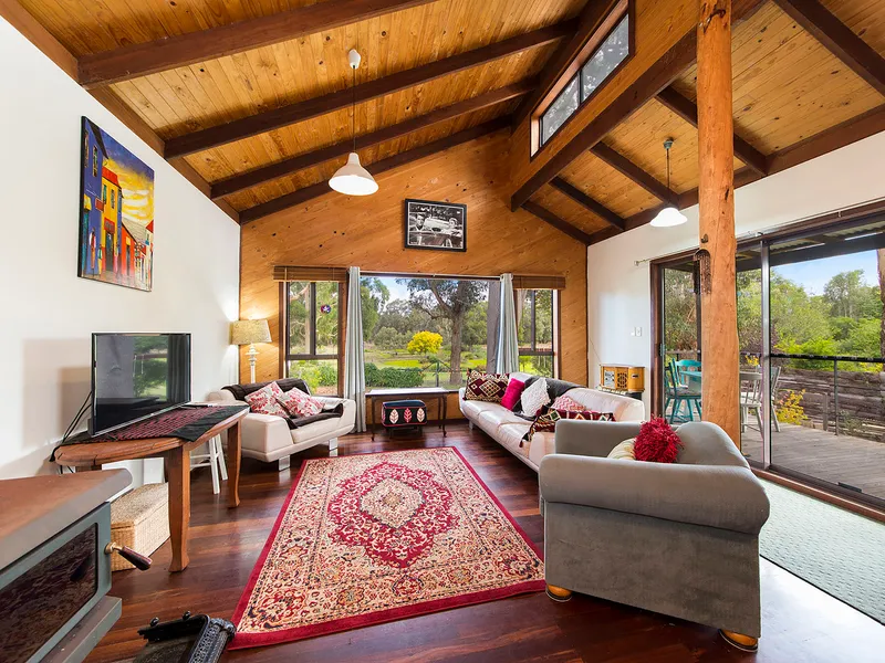 CHARACTER COTTAGE IN NANNUP TOWN