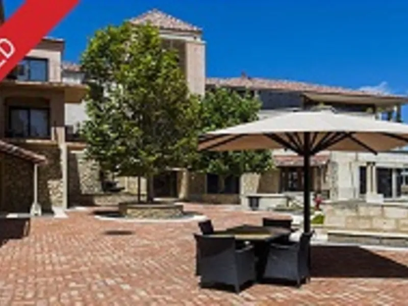 RARE TRI-LEVEL CORNER WATER-FRONT UNFURNISHED CANAL HOME