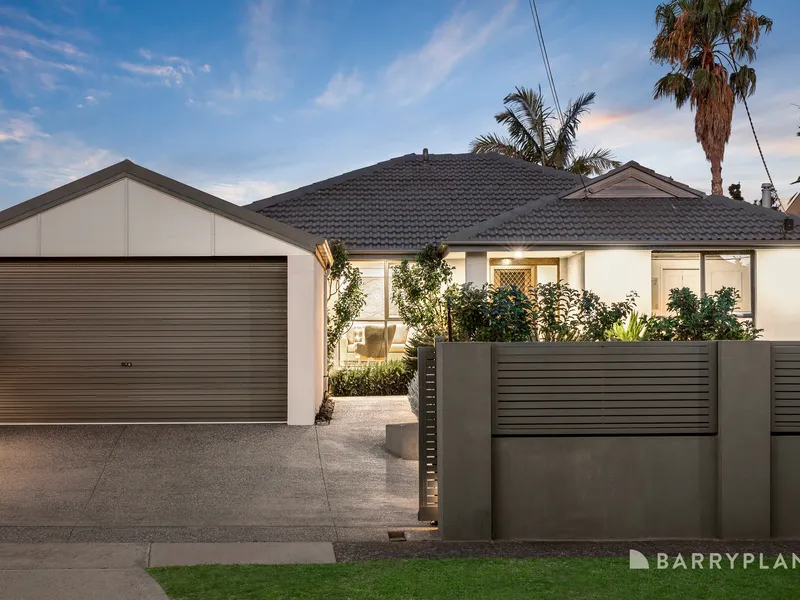 Exquisite Family Package: Poolside Luxury, Stylish Interiors, and Prime Location Await!