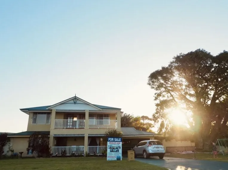 Seaside Retreat with Panoramic Lake Views