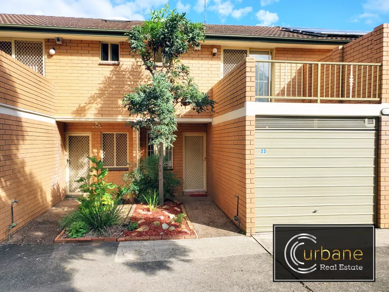 Family-Friendly 3 Bedroom Townhouse in a Great Location