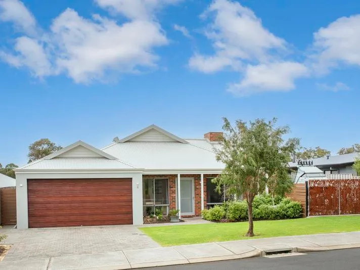 BEAUTIFUL MODERN HOME