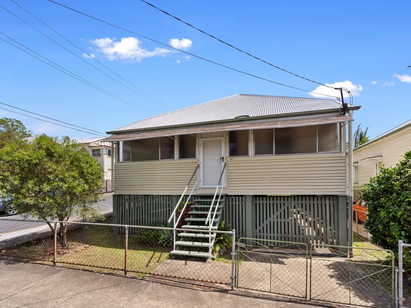 Lovely cottage in West End