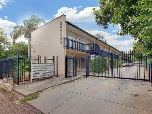 RENOVATED UPSTAIRS STUDIO APARTMENT