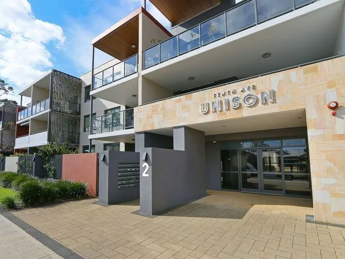 Ground Floor with Spacious Courtyard