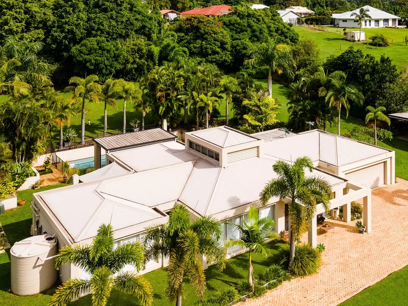 An acreage estate of easy space and comfort