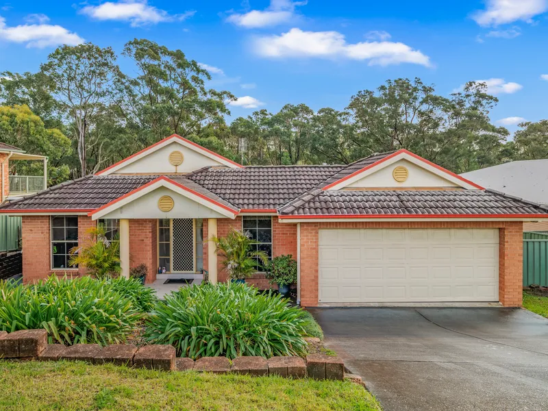 FAMILY HOME - FAMILY FRIENDLY SUBURB