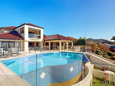 ABOUSOLUTE WATERFRONT AT PELICAN WATERS