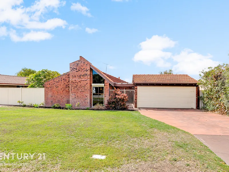 VINTAGE VIBES AND COASTAL LIVING