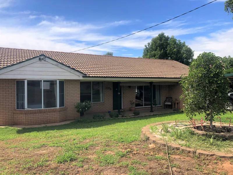 Vendors Relocating and Selling Excellent Location