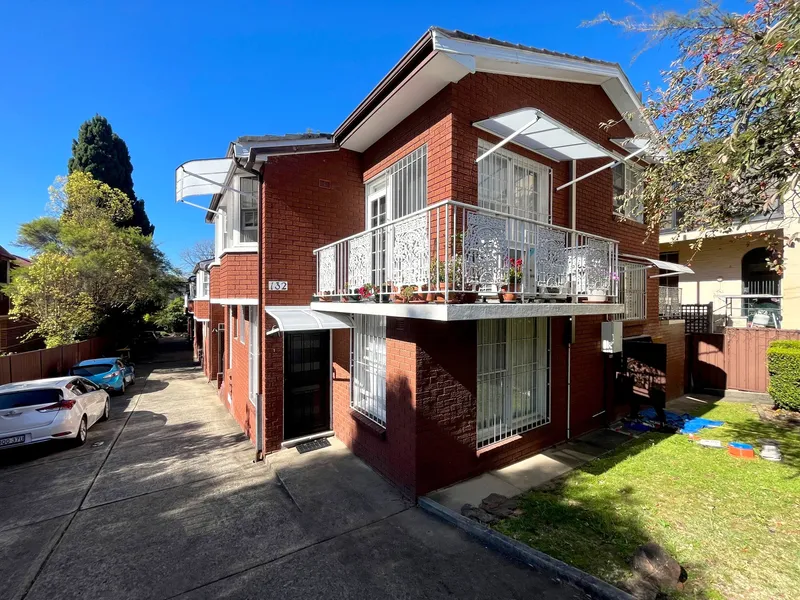 SPACIOUS THREE BEDROOM TOWNHOUSE