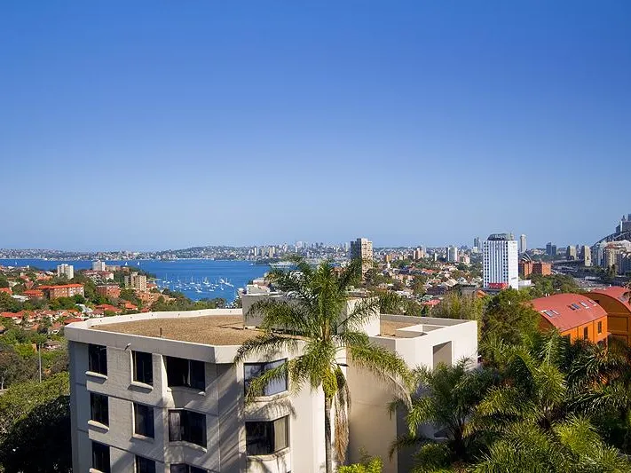Freshly Painted 1 bedroom with Harbour Views!