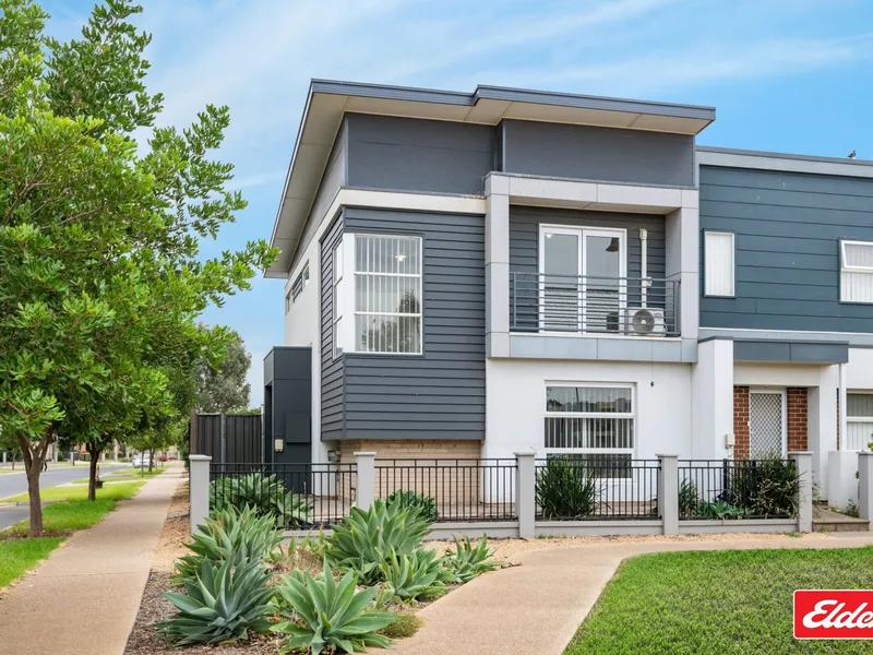 STYLISH 4 BEDROOM TOWN HOUSE