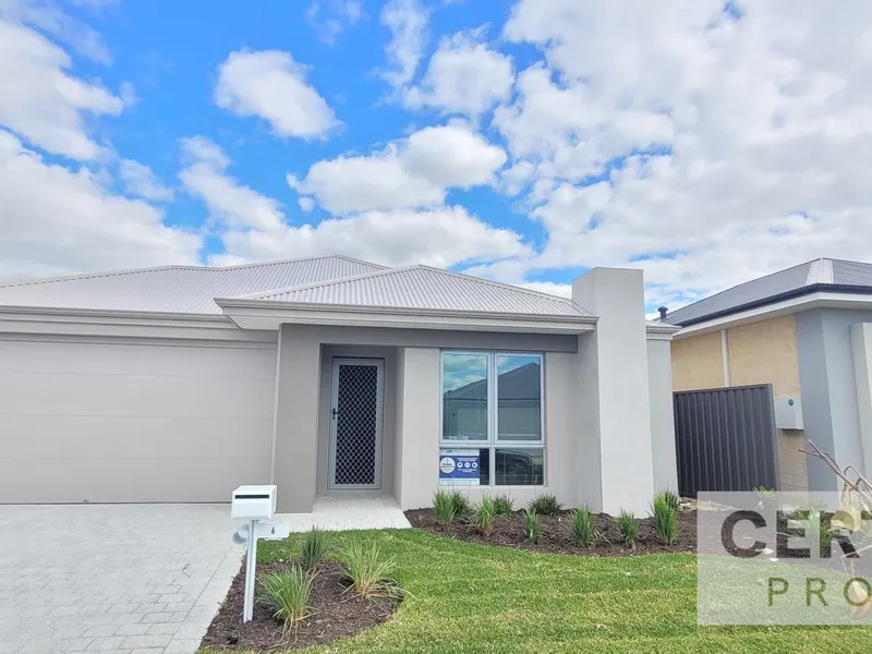 ********** PERESENTING A BRAND NEW BEAUTIFUL AND HUGE FAMILY HOME************