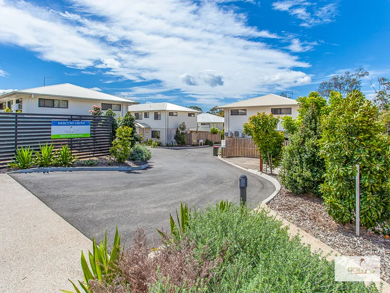 **PENDING APPLICATION APPROVAL** SPACIOUS 3 BED TOWNHOUSE WITH SWIMMING POOL IN COMPLEX 