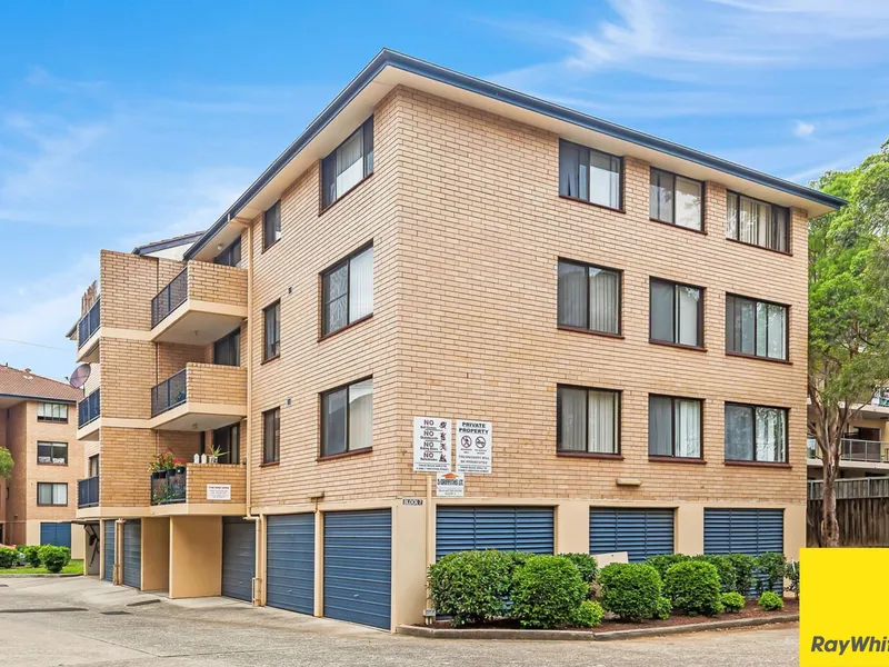Two Bedroom Apartment Close To All Amenities!