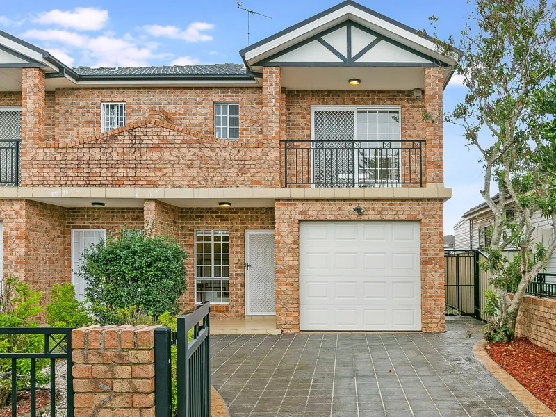 Well Maintained Duplex in Convenient Location