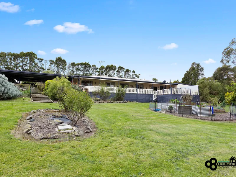 Your Dream Country Retreat on 5 Acres