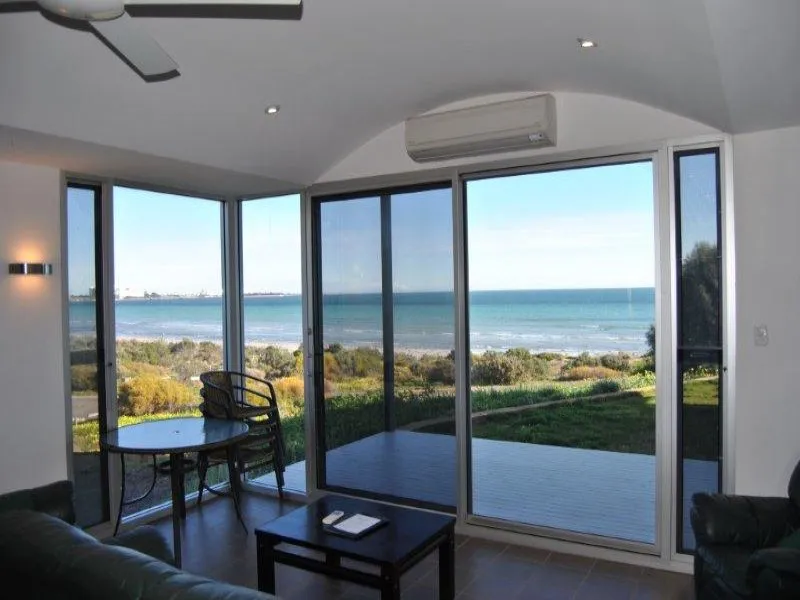 ABSOLUTE BEACHFRONT ON NORTH BEACH WALLAROO