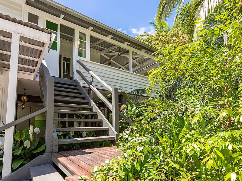Renovated Queensland with Dual Living