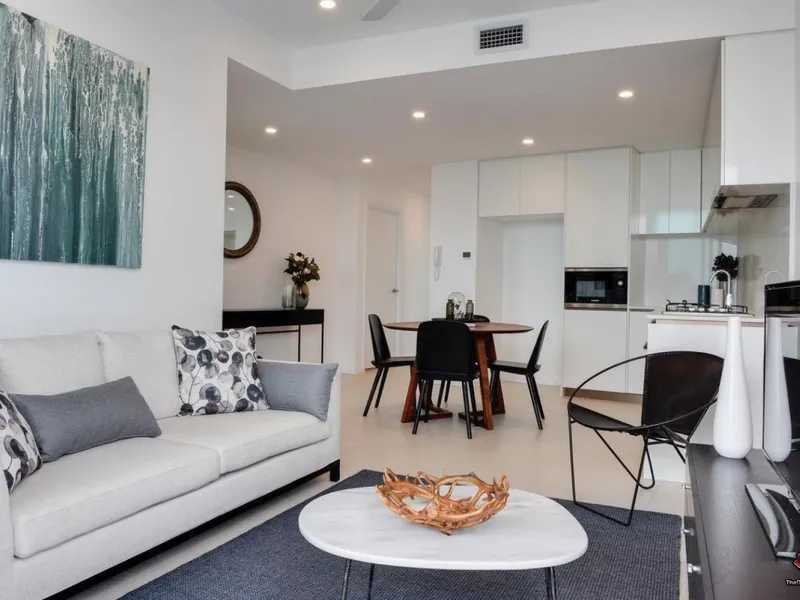 ST TROPEZ LEVEL 5 - 2 BEDROOM 2 BATHROOM APARTMENT WITH VIEW
