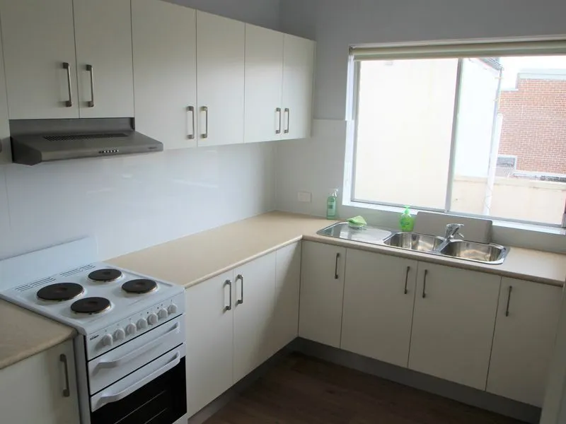 3 Bedroom Flat / Rear Entry