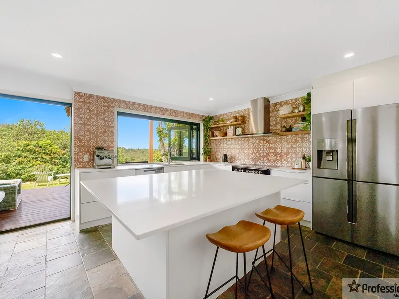 Family Retreat with Dual living plus Studio on (approx.) 4.9 acres