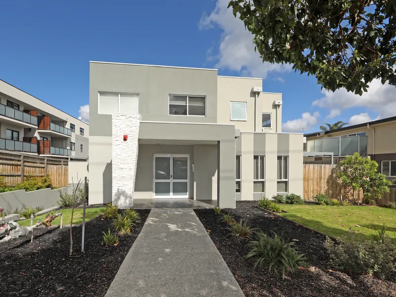 MODERN AND COMFORTABLE LIVING IN ROWVILLE