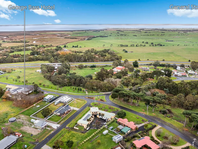 LARGE RESIDENTIAL BLOCK WITH BIG SHED!