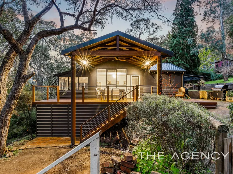 QUINTESSENTIAL ROLEYSTONE ARCHITECTURAL BEAUTY!