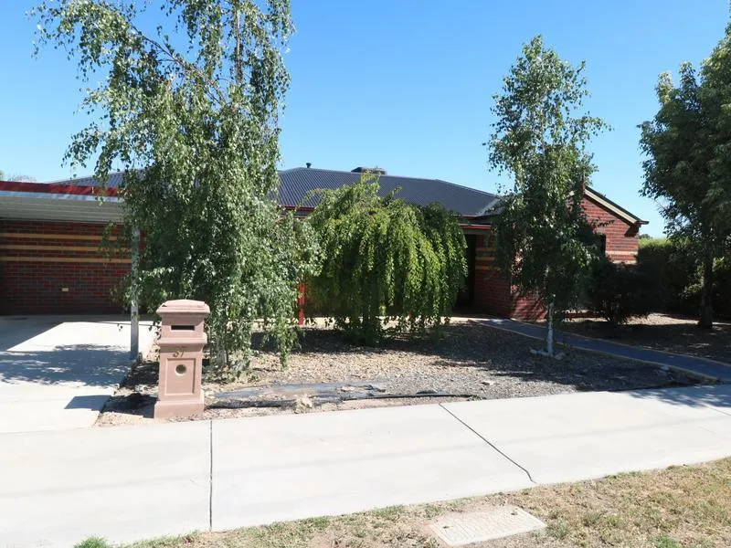 HOUSE FOR LEASE - 37 LOBB STREET, NORTH BENDIGO